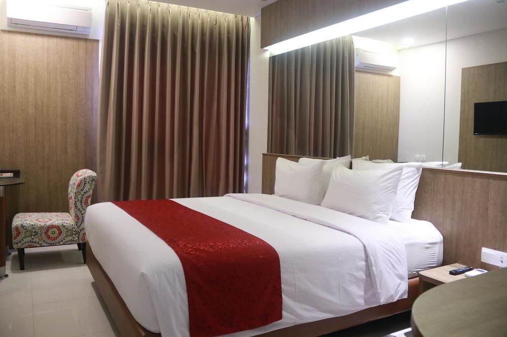 West Point Hotel Bandung Exterior photo